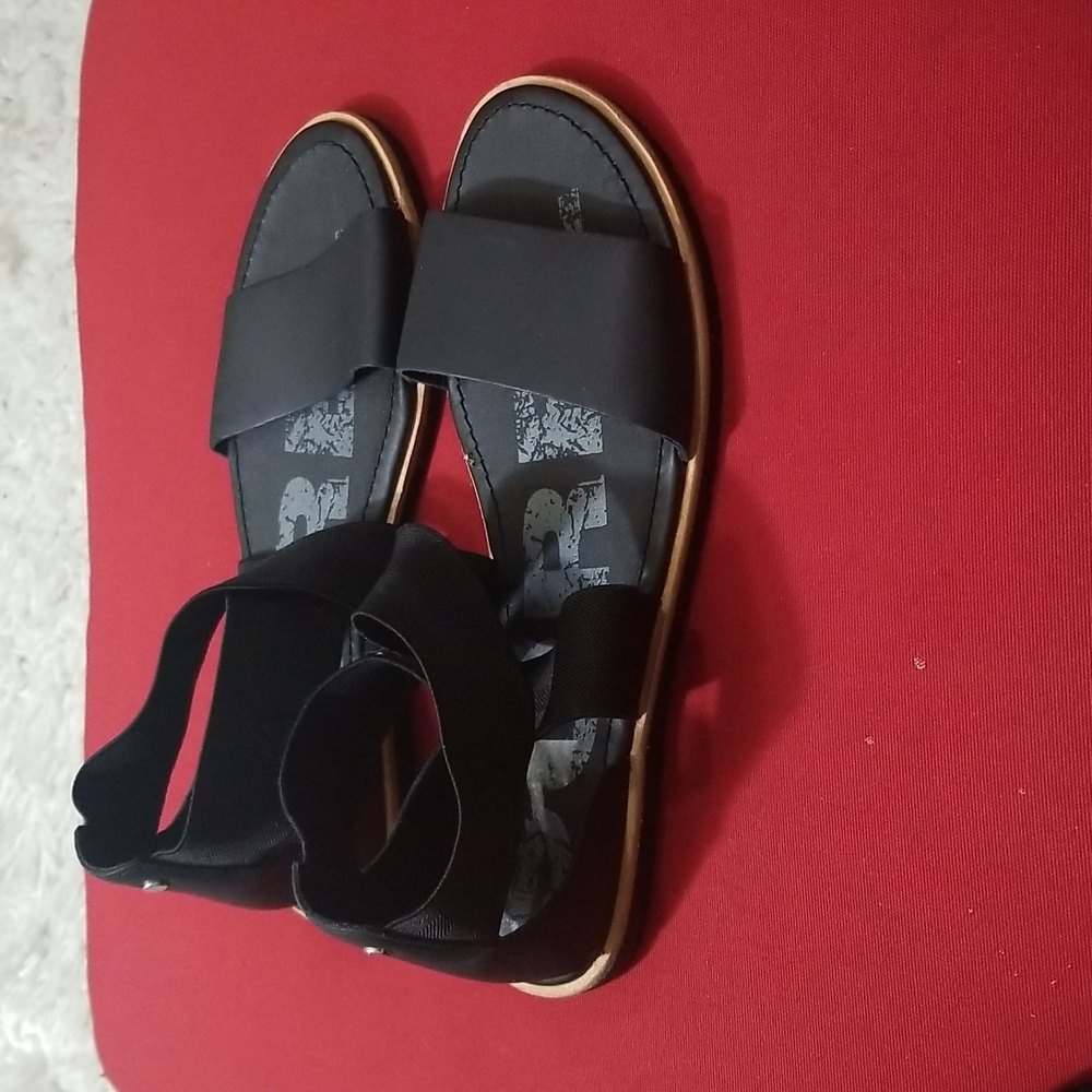 SOREL SANDALS - Picture 3 of 8